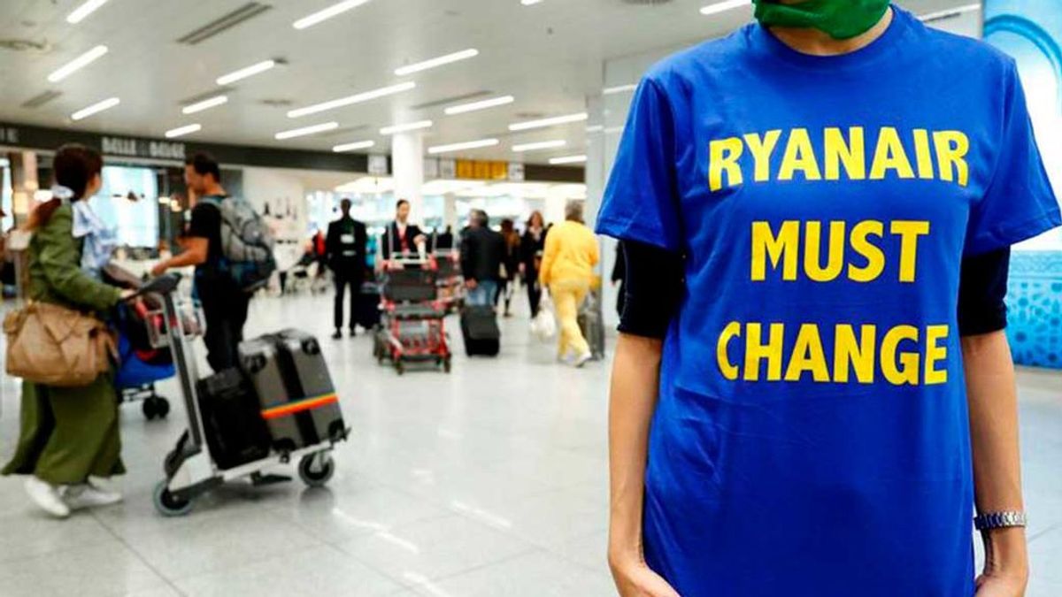 Los nuevos contratos de Ryanair en Girona "incumplen la normativa laboral", según la Inspección de Trabajo Los nuevos contratos de Ryanair en Girona "incumplen la normativa laboral", según la Inspección de Trabajo
