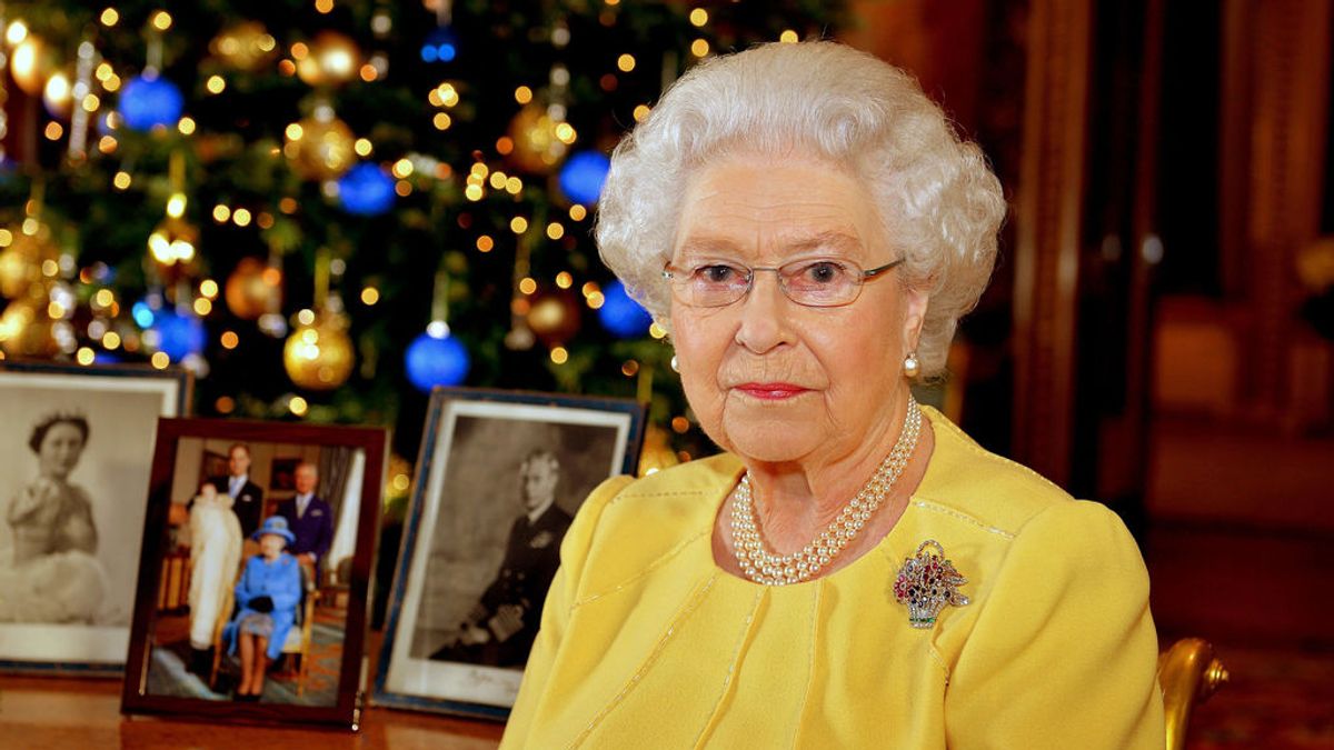 El príncipe Andrés, Meghan y Harry faltan en las fotos navideñas del discurso de la Reina en Navidad El príncipe Andrés, Meghan y Harry faltan en las fotos navideñas del discurso de la Reina en Navidad