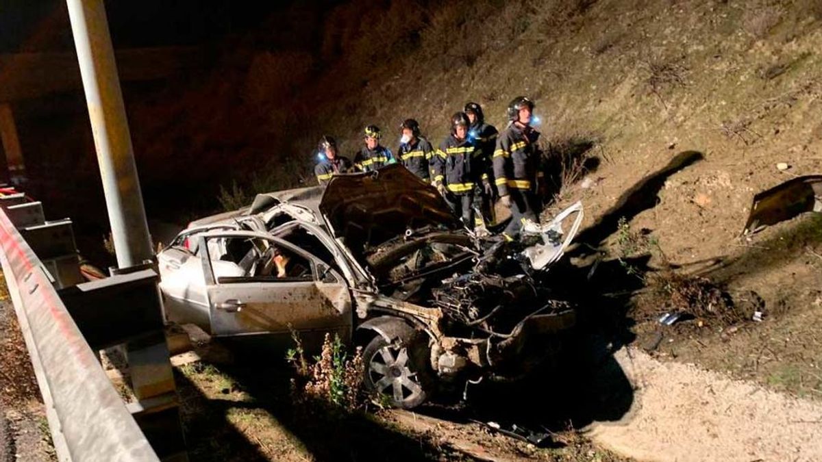 Tres jóvenes de 20 años mueren en un accidente de tráfico en Madrid Tres jóvenes de 20 años mueren en un accidente de tráfico en Madrid