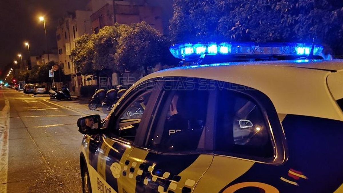 Detenido por atar a su pareja al sofá para que no saliera en Nochebuena