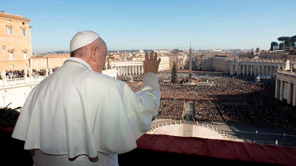 El Papa invoca la paz frente a las "tinieblas" de las guerras y el drama de la emigración El Papa invoca la paz frente a las "tinieblas" de las guerras y el drama de la emigración
