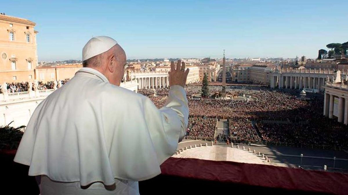 El Papa invoca la paz  frente a las "tinieblas" de las guerras y el drama de la emigración