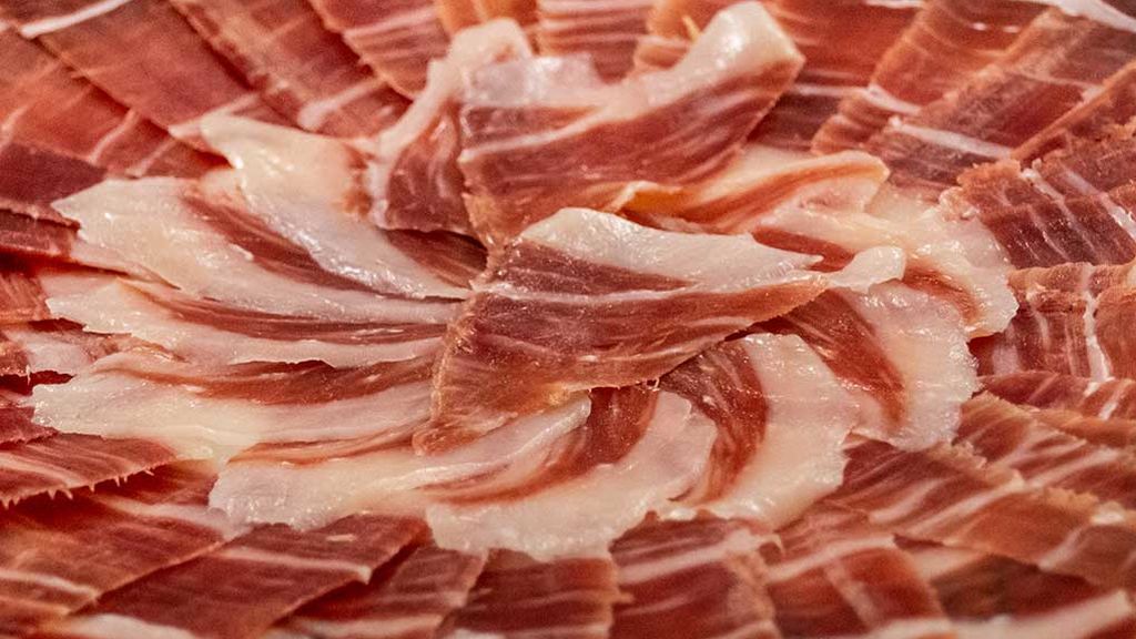 La Guardia Civil decomisa 1.000 kilos de jamón manipulado sin licencia en un garaje de Salamanca La Guardia Civil decomisa 1.000 kilos de jamón manipulado sin licencia en un garaje de Salamanca