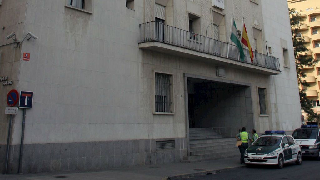 Dos años de cárcel por la venta de una menor: los condenados creían que era legal lo que hacían Dos años de cárcel por la venta de una menor: los condenados creían que era legal lo que hacían