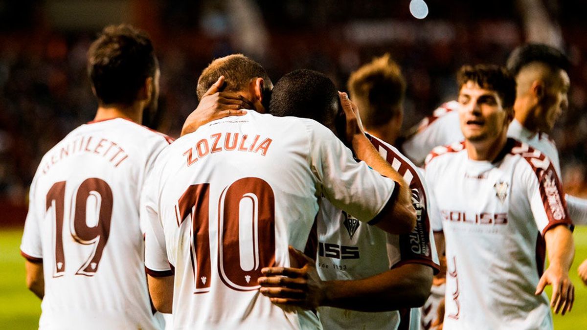 La segunda parte del Rayo Vallecano-Albacete se jugará a puerta cerrada tras los gritos a Zozulya La segunda parte del Rayo Vallecano-Albacete se jugará a puerta cerrada tras los gritos a Zozulya