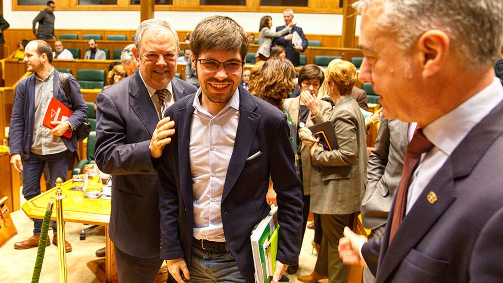 Podemos salva los presupuestos al PNV y al PSE en Euskadi Podemos salva los presupuestos al PNV y al PSE en Euskadi