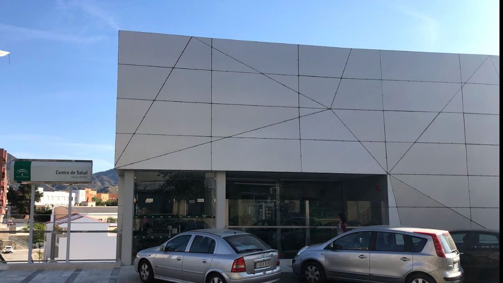 Denuncia a un centro de salud por abandono: su padre falleció de un infarto tras esperar 30 minutos en Urgencias Denuncia a un centro de salud por abandono: su padre falleció de un infarto tras esperar 30 minutos en Urgencias