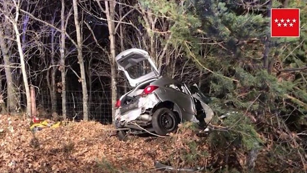 Muere una mujer en un accidente de tráfico tras chocar contra un árbol en la Sierra de Guadarrama