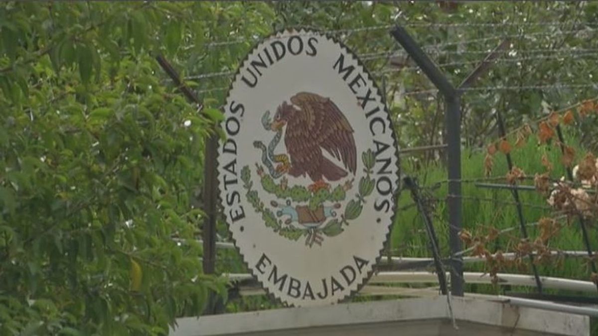 Exteriores niega que intentara sacar a personas asiladas de la embajada de México en Bolivia Exteriores niega que intentara sacar a personas asiladas de la embajada de México en Bolivia