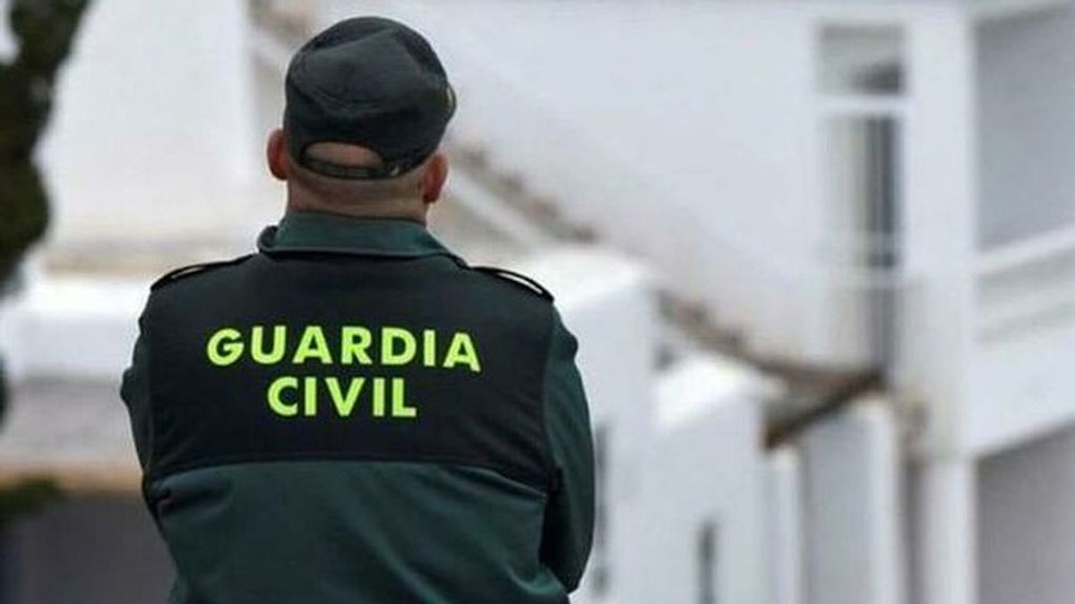 Hallan el cadáver calcinado de una mujer junto a un coche en Murcia