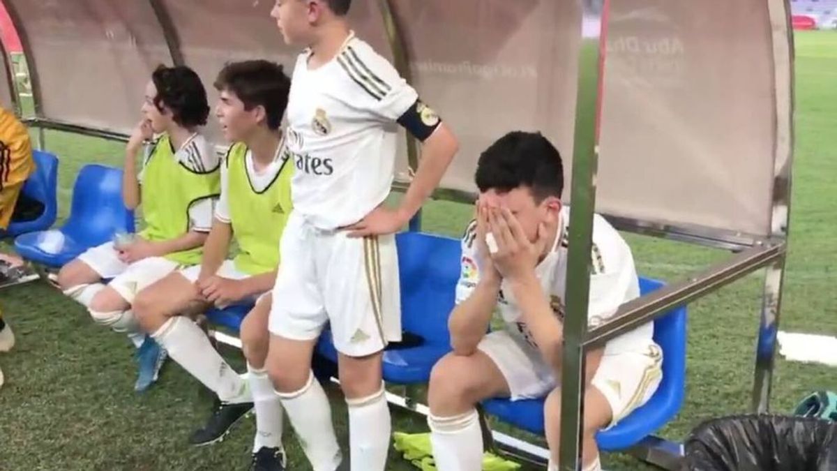 José Antonio Reyes rompió a llorar al acordarse de su padre fallecido tras ganar con el Real Madrid la Liga Promises