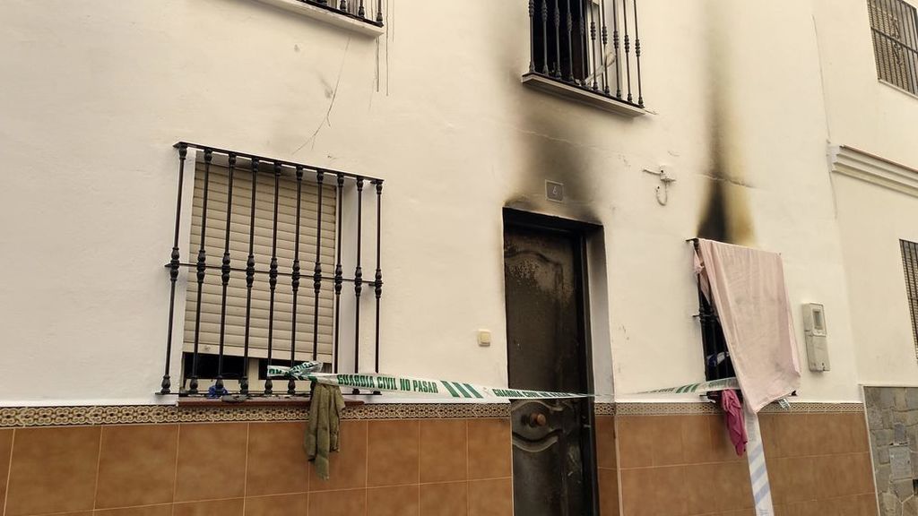 Dos muertos y una menor herida en un incendio en Málaga Dos muertos y una menor herida en un incendio en Málaga
