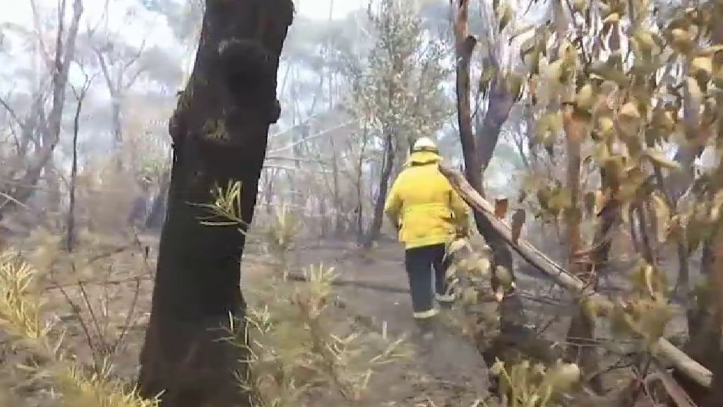 Australia se despide del 2019 luchando contra otro incendio que sigue sin control