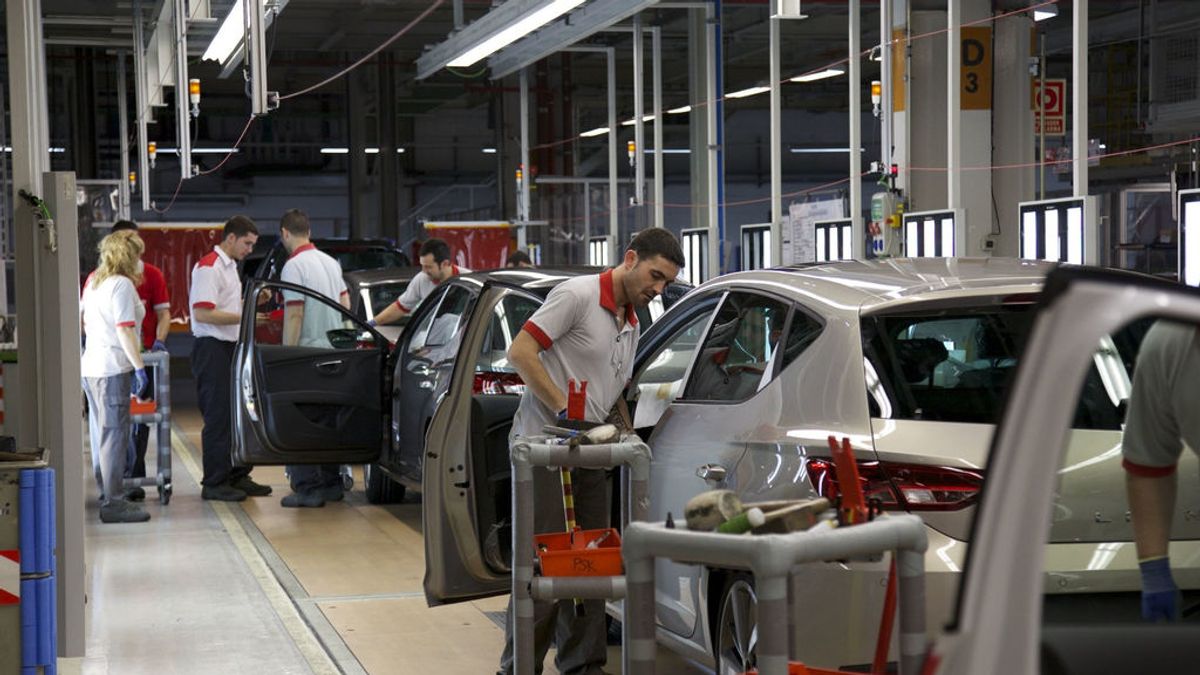Alemania, Francia y Reino Unido acaparan el 54% de las exportaciones de vehículos fabricados en España Alemania, Francia y Reino Unido acaparan el 54% de las exportaciones de vehículos fabricados en España