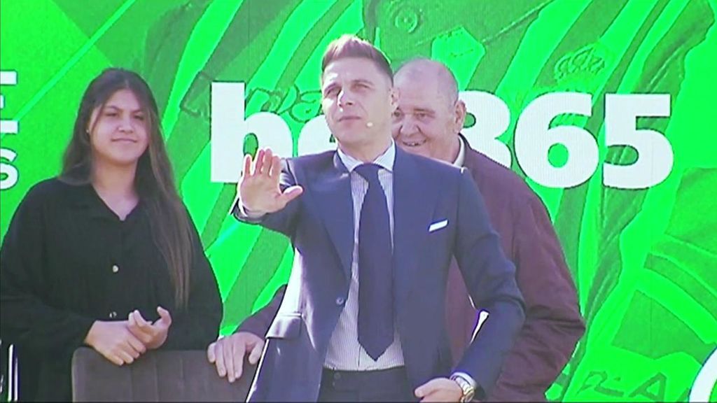 El chiste de Joaquín en el Villamarín el día de su renovación hasta 2021