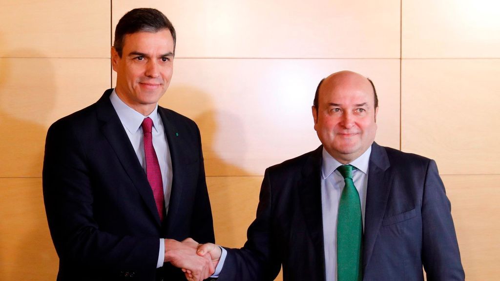 Pedro Sánchez y Andoni Ortúzar, en el Congreso Pedro Sánchez y Andoni Ortúzar, en el Congreso