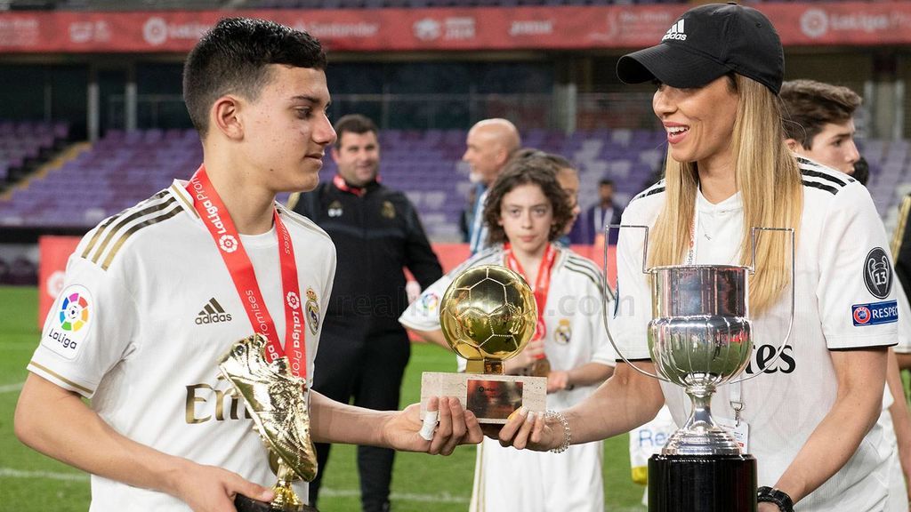 Ana López, la madre coraje que por fin pudo ver sonreír a José Antonio Reyes tras su año más duro Ana López, la madre coraje que por fin pudo ver sonreír a José Antonio Reyes tras su año más duro