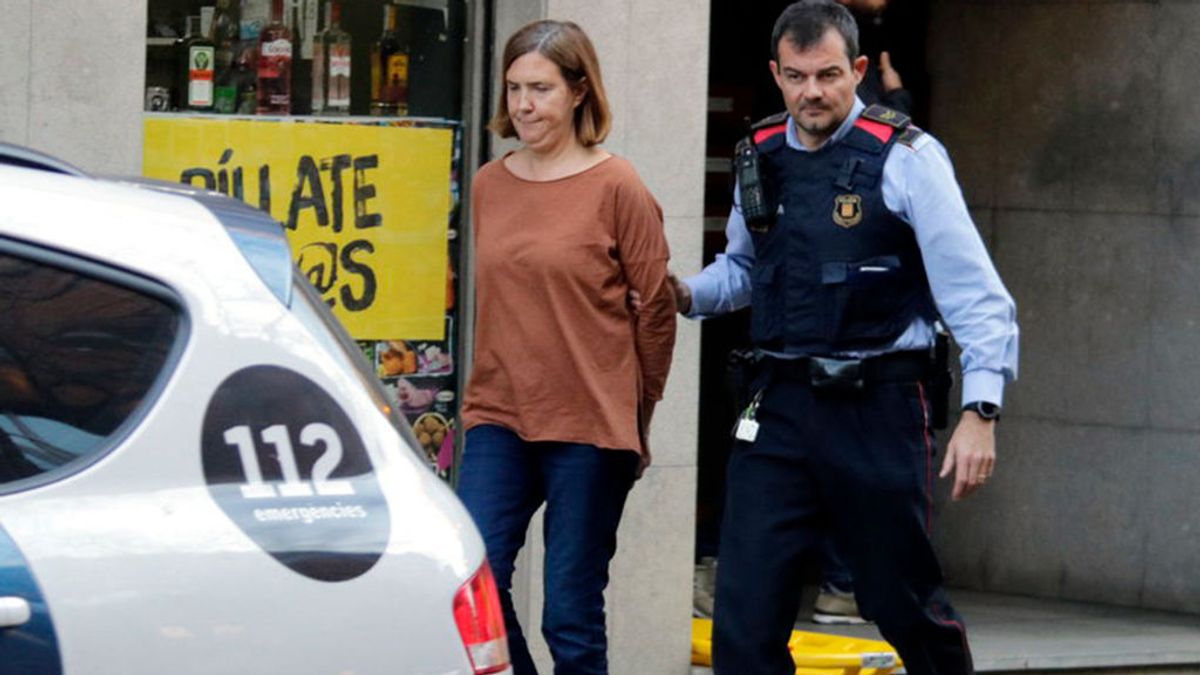 Un periodista publica que la parricida de Girona le avisó del crimen: "No podía yo sola, sin su padre" Un periodista publica que la parricida de Girona le avisó del crimen: "No podía yo sola, sin su padre"