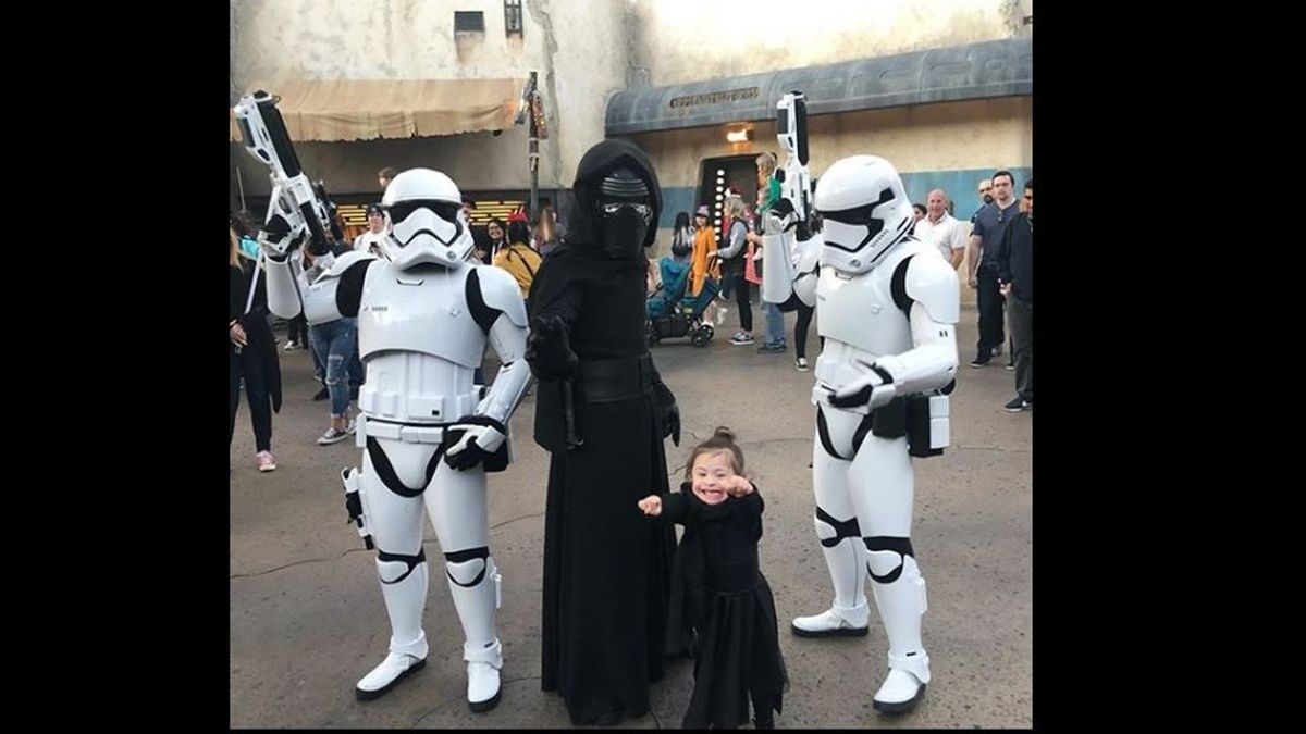 Indie, la niña fan de Star Wars: el lado oscuro también conquista a los más pequeños