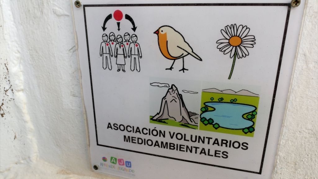 La placa de la asociación