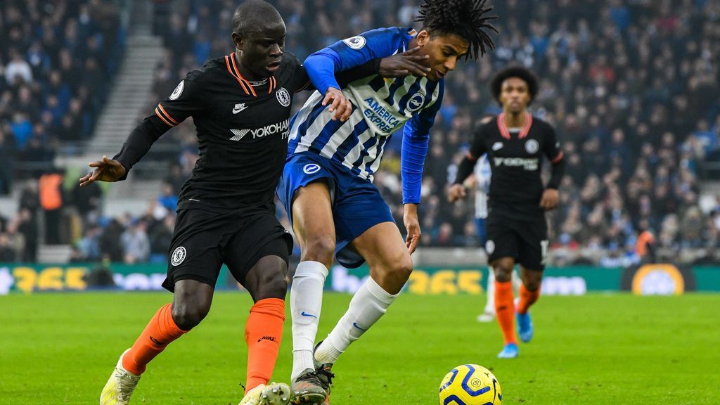 El Brighton da ejemplo y expulsa a tres aficionados por comportamientos racistas y homófobos ante el Chelsea El Brighton da ejemplo y expulsa a tres aficionados por comportamientos racistas y homófobos ante el Chelsea