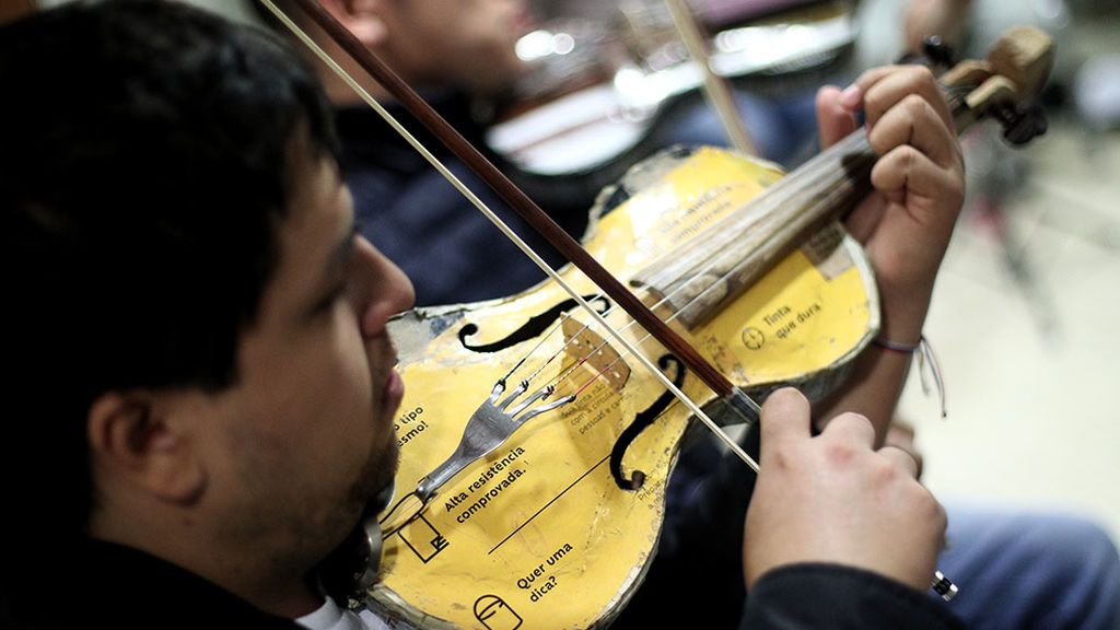 Un concierto solidario de instrumentos reciclados para empezar el año en el Real Un concierto solidario de instrumentos reciclados para empezar el año en el Real