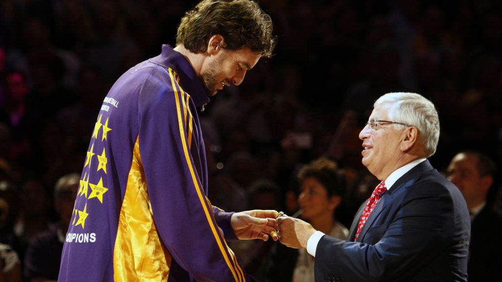 La despedida de LeBron, Curry, Pau Gasol y todo el baloncesto a David Stern: "Nunca olvidaré tus palabras aquel día" La despedida de LeBron, Curry, Pau Gasol y todo el baloncesto a David Stern: "Nunca olvidaré tus palabras aquel día"