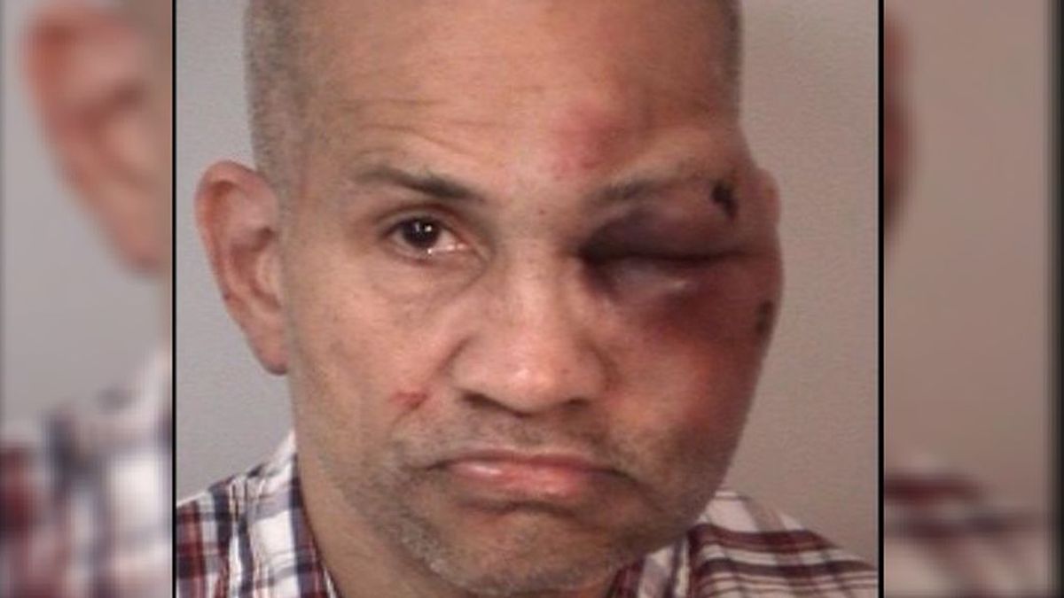 Un padre se encuentra a un familiar intentando abusar de sus hijos de 2 y 3 años: le desfiguró el rostro a golpes