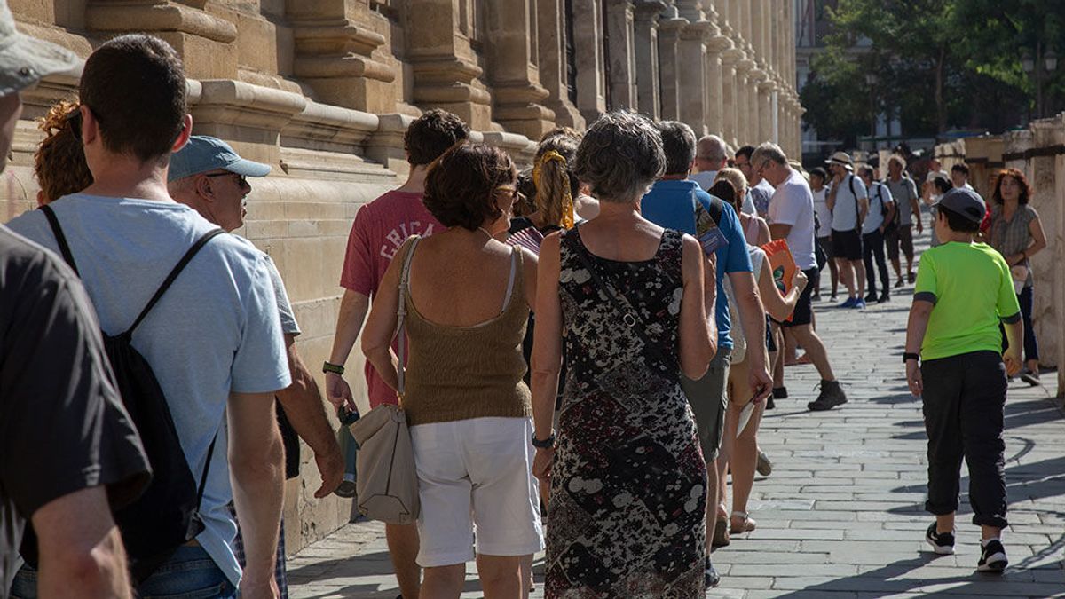 España recibió 79 millones de turistas hasta noviembre, un 1,2% más que en 2018 España recibió 79 millones de turistas hasta noviembre, un 1,2% más que en 2018