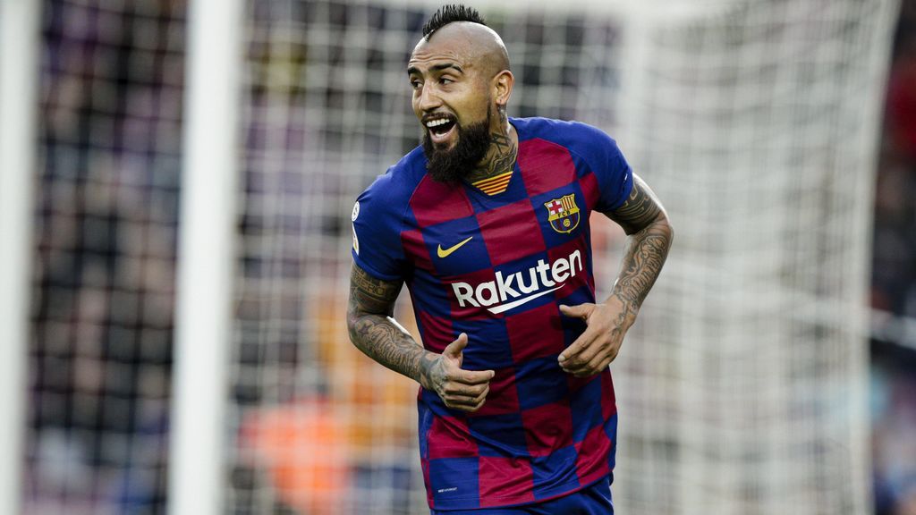 Arturo Vidal apura sus vacaciones y llega con media hora de margen al entrenamiento del Barça