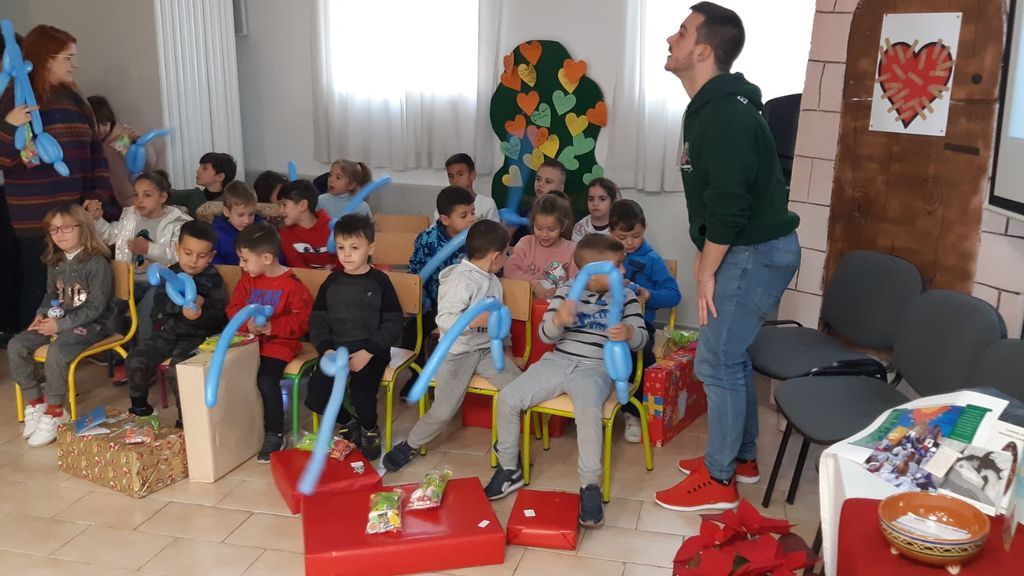 almanjayar niños esperan