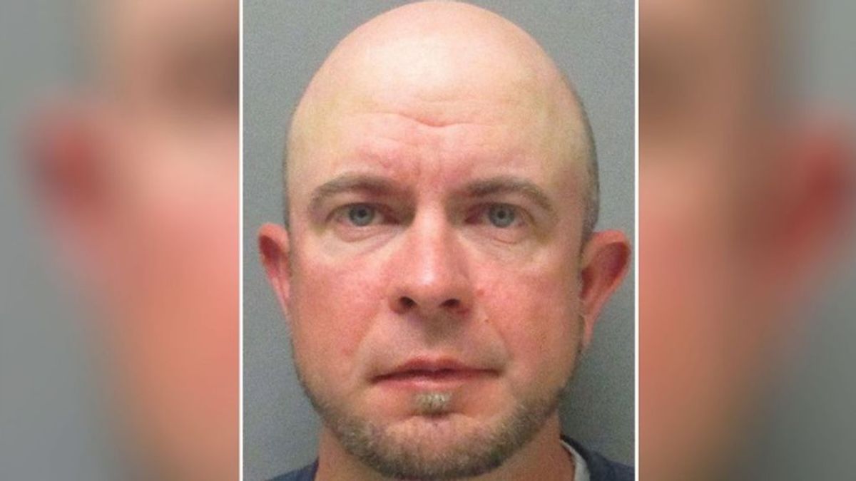 Detenido por apuntar con una pistola a su hijo de 9 años por beberse el último refresco que quedaba en su casa
