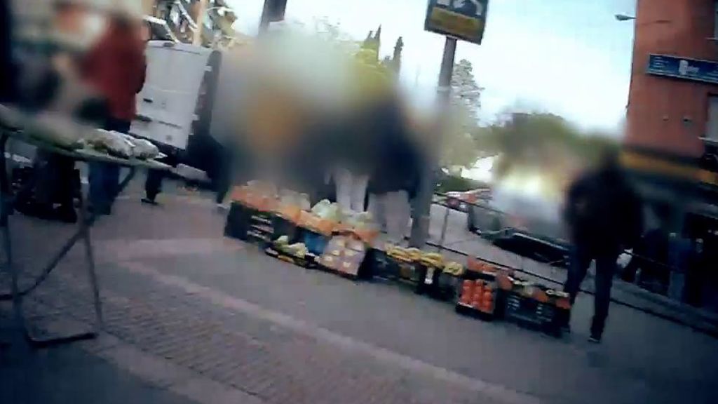 Los comerciantes de la Laguna se quejan de los vendedores ambulantes