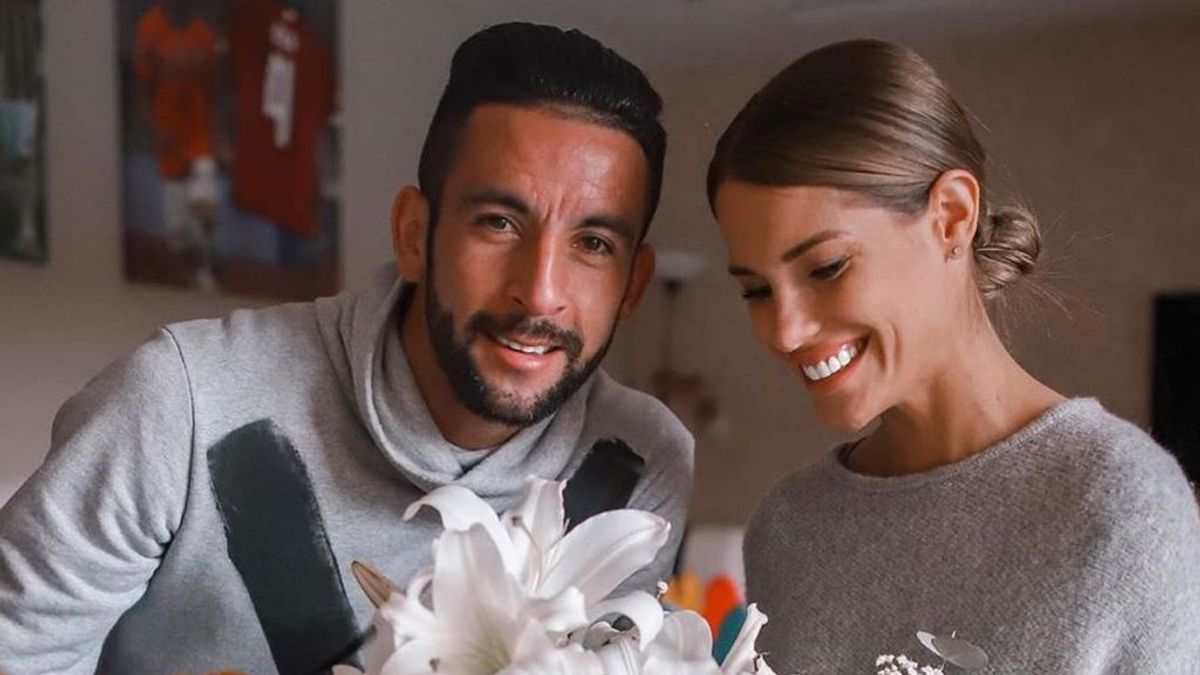 Gala Caldirola 'MyHyV' se casa con el futbolista Mauricio Isla en una boda de cuento de hadas