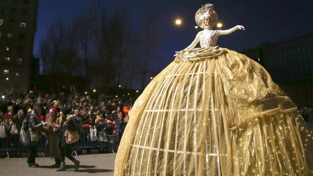 La Cabalgata de los Reyes Magos de Oriente recorre las calles de Madrid
