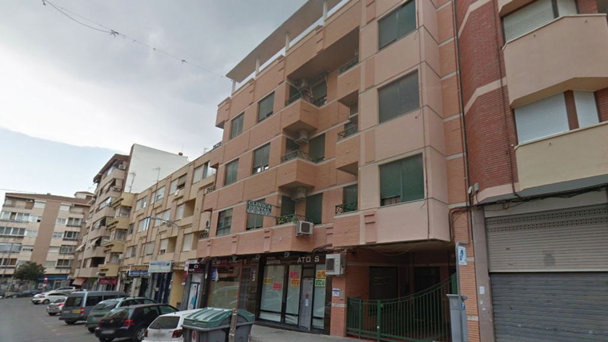 Mueren dos personas y cinco resultan heridas tras un incendio en un edificio en Albacete