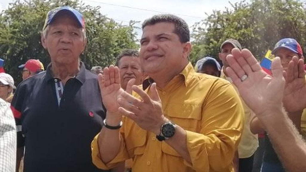 La Asamblea Nacional de Venezuela elige presidente a Luis Parra en sustitución del autoproclamado Guaidó