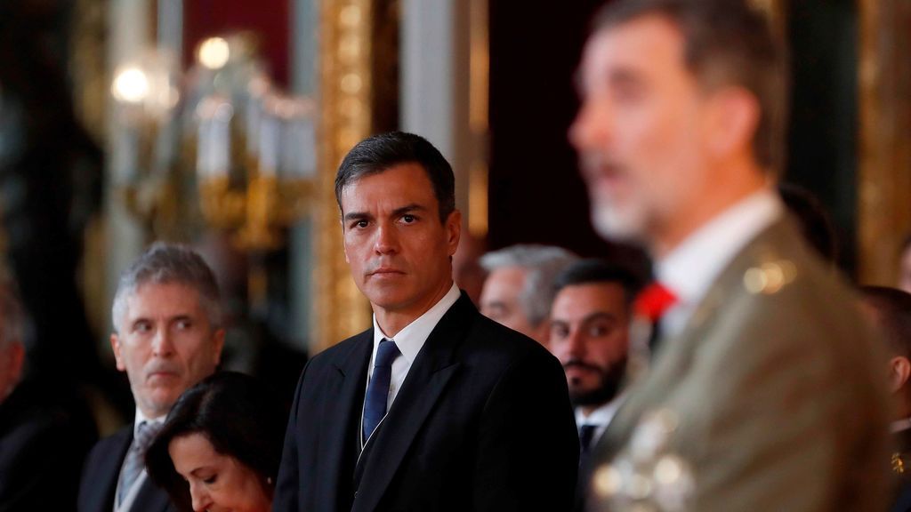 Sánchez acompañará al rey durante la Pascua Militar horas antes de la votación de investidura Sánchez acompañará al rey durante la Pascua Militar horas antes de la votación de investidura