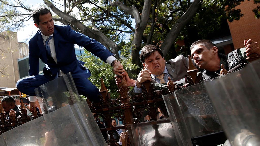 El PSOE condena la “obstrucción” de la Policía de Maduro a los diputados opositores de Venezuela El PSOE condena la “obstrucción” de la Policía de Maduro a los diputados opositores de Venezuela