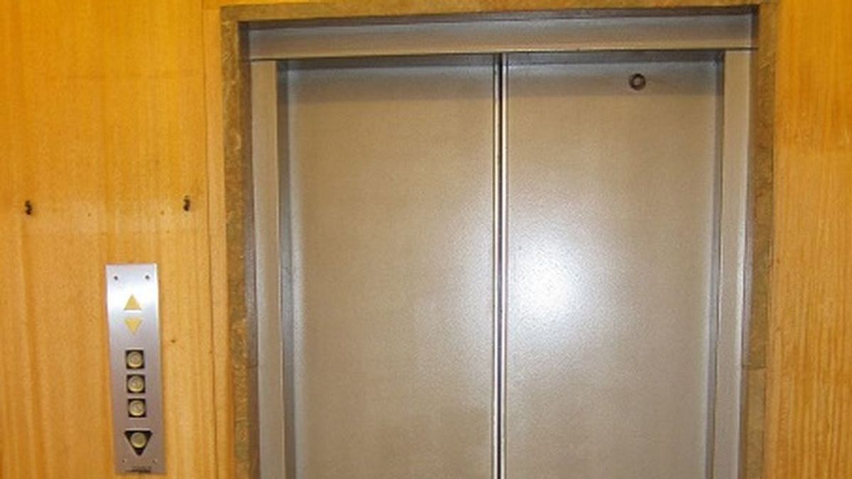Muere un anciano de 82 años tras golpearle el ascensor de su vivienda Muere un anciano de 82 años tras golpearle el ascensor de su vivienda