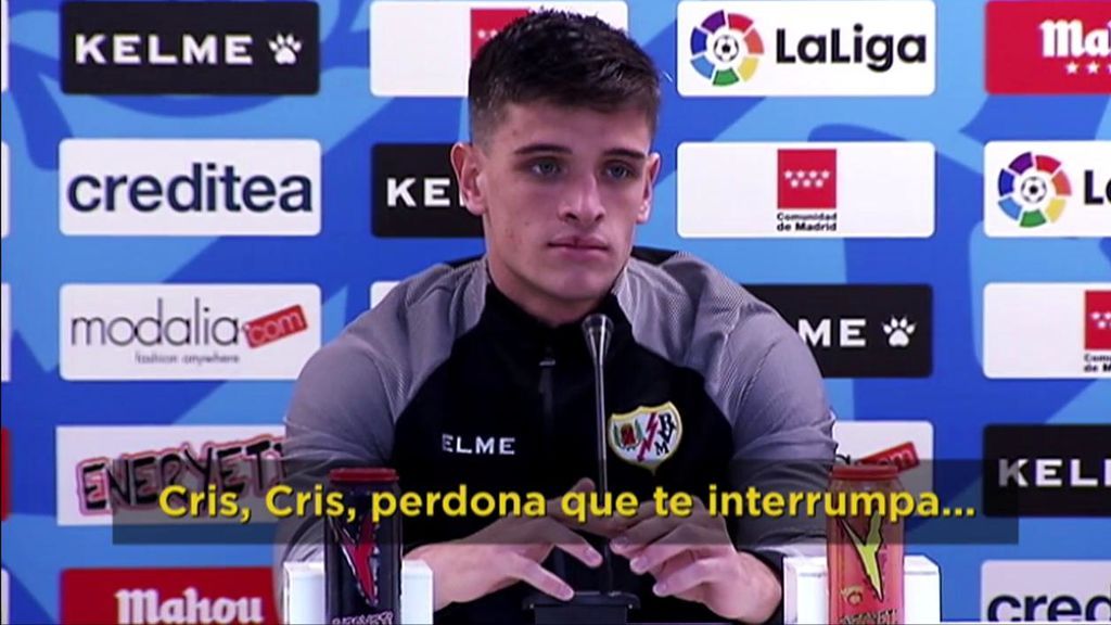 El Rayo Vallecano impide las preguntas de Deportes Cuatro sobre Bukaneros: "Cris, perdona que te interrumpa"