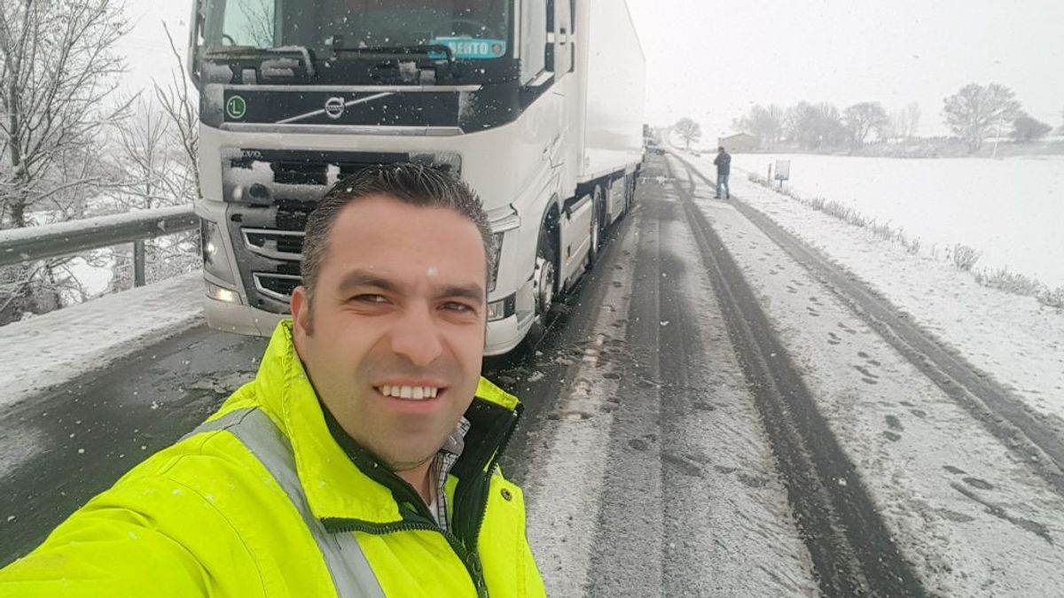 El heróico camionero que detuvo a un kamikaze en sentido contrario: "Era lo que había que hacer" El heróico camionero que detuvo a un kamikaze en sentido contrario: "Era lo que había que hacer"