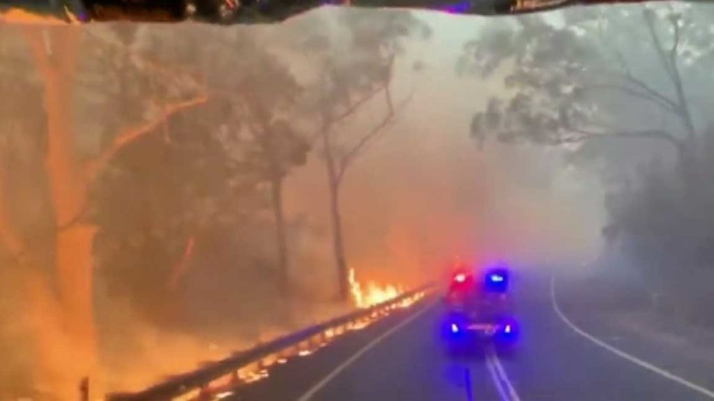 La lluvia da algo de esperanza a los australianos que luchan contra los voraces incendios