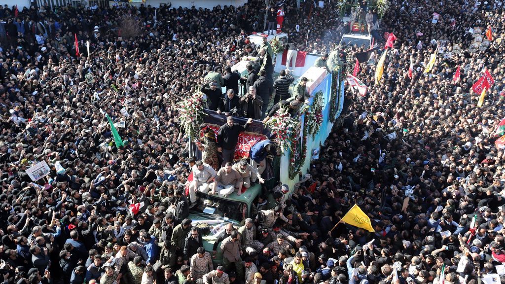 Estampida provoca decenas de muertos en el entierro del general Soleimani