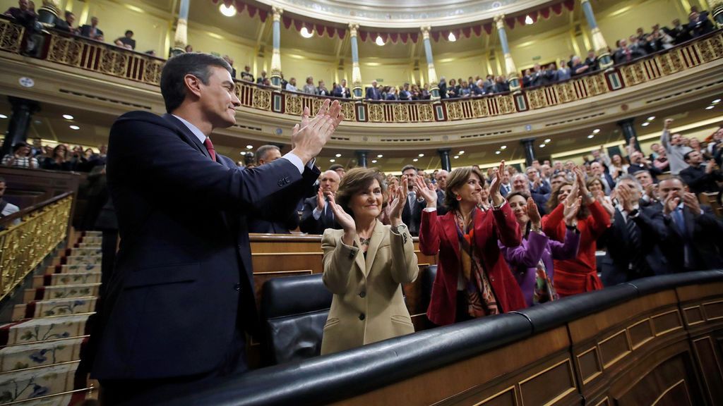 El momento en que Batet anuncia que Pedro Sánchez queda investido presidente