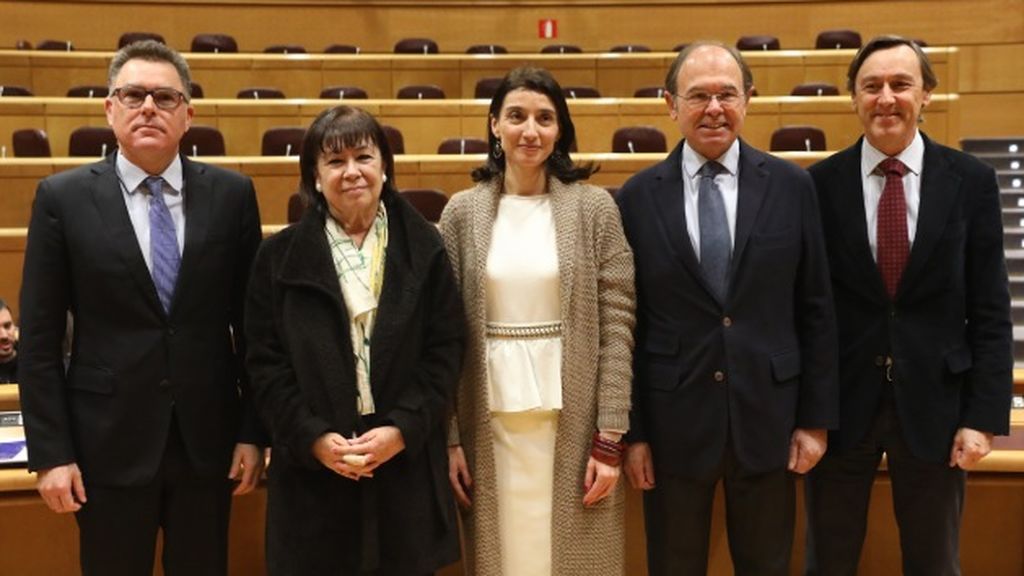 El Senado constituye su Diputación Permanente con 35 miembros y el PNV como árbitro en la Mesa El Senado constituye su Diputación Permanente con 35 miembros y el PNV como árbitro en la Mesa
