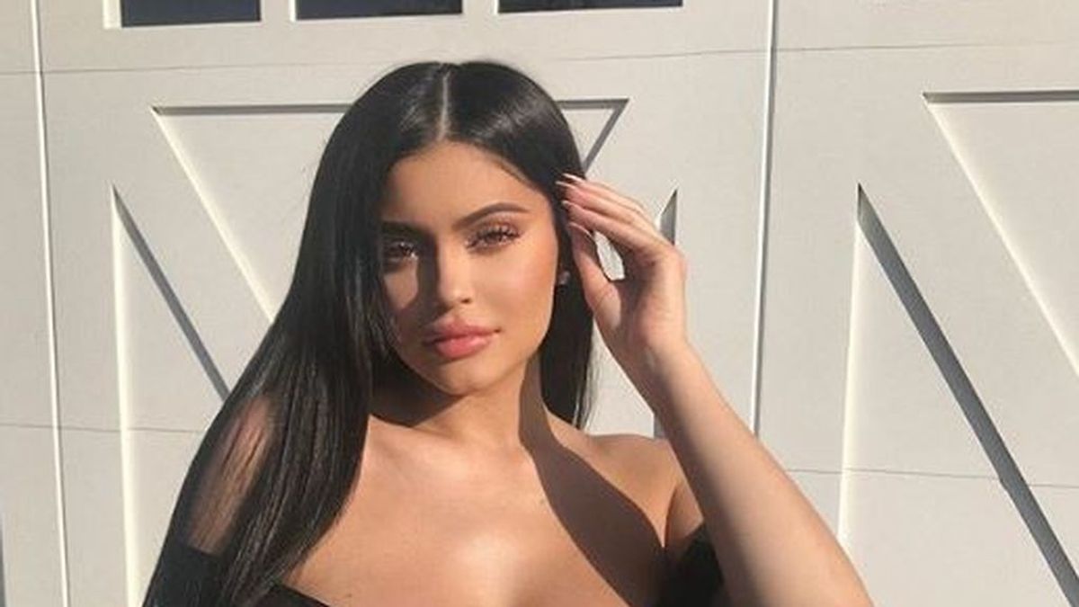 Critican la hipocresía de la donación millonaria de Kylie Jenner después de vestir con piel de visón