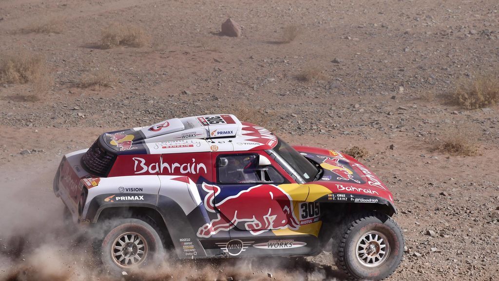 Carlos Sainz mantiene el liderato en la cuarta etapa del Dakar Carlos Sainz mantiene el liderato en la cuarta etapa del Dakar