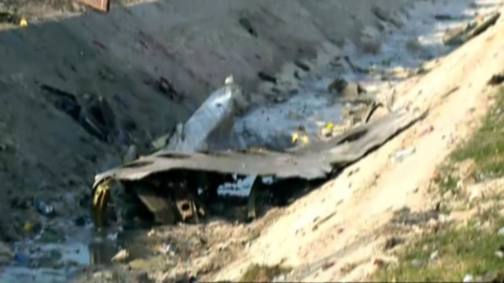 Accidente aéreo en Irán: Un avión de pasajeros se estrella al poco de despegar