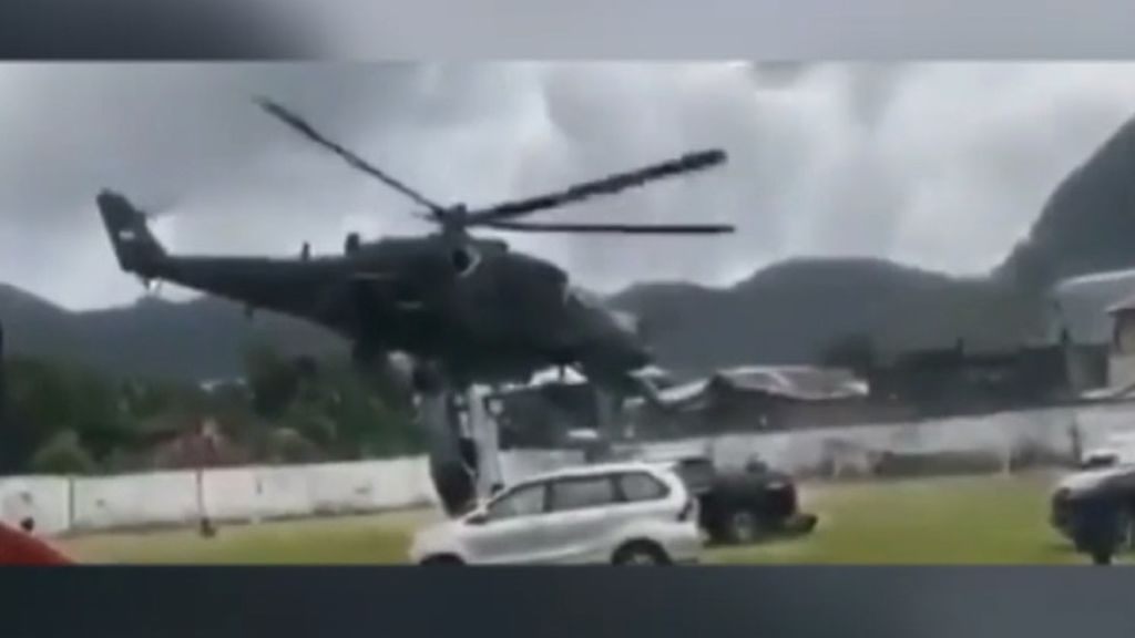 remendo susto el que se llevaron los ocupantes de un helicóptero en Indonesia y los testigos que estaban cerca